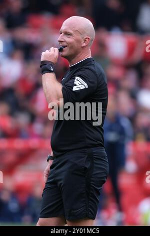 The City Ground, Nottingham, Royaume-Uni. 31 août 2024. Premier League Football, Nottingham Forest contre Wolverhampton Wanderers ; l'arbitre Simon Hooper tire le coup de sifflet pour un coup franc crédit : action plus Sports/Alamy Live News Banque D'Images