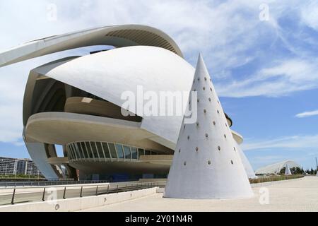 Valence, Espagne, 01 juin 2010 : Palais des Arts Reina Sofia (El Palau de les Arts Reina Sofia) dans la Cité des Arts et des Sciences de Valence. Reina Banque D'Images