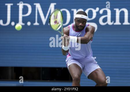 Frances Tiafoe des États-Unis pendant le jour 5 du tournoi de tennis US Open, Grand Chelem 2024 le 30 août 2024 au USTA Billie Jean King National Tennis Center dans le Queens, New York, États-Unis Banque D'Images