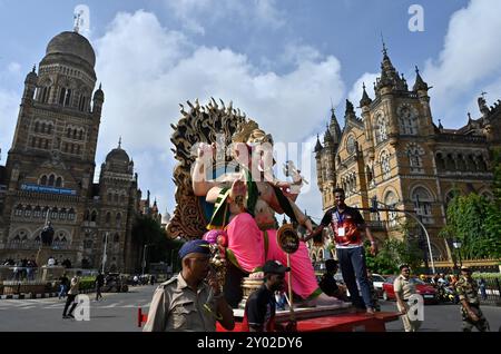 Mumbai, Inde. 31 août 2024. MUMBAI, INDE - AOÛT 31 : les dévots ont tenu la procession d'arrivée de 'Fort Cha Lambodar' au CSMT, le 31 août 2024 à Mumbai, Inde. (Photo par Anshuman Poyrekar/Hindustan Times/Sipa USA ) crédit : Sipa USA/Alamy Live News Banque D'Images