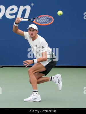 31 août 2024 : Matteo Arnaldi (ITA) perd face à Jordan Thompson (AUS) 7-5 dans le premier set de l'US Open joué au Billie Jean King National Tennis Center à Flushing, Queens, NY, {USA} © Grace Schultz/Cal Sport Media Banque D'Images