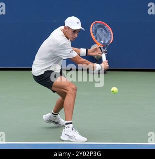 31 août 2024 : Matteo Arnaldi (ITA) perd face à Jordan Thompson (AUS) 7-5 dans le premier set de l'US Open joué au Billie Jean King National Tennis Center à Flushing, Queens, NY, {USA} © Grace Schultz/Cal Sport Media (crédit image : © Grace Schultz/Cal Sport Media) Banque D'Images