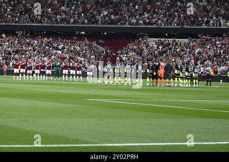 Silence après le décès de Sven Goran Eriksson lors du match de premier League entre West Ham United et Manchester City au London Stadium de Stratford le samedi 31 août 2024. (Photo : Tom West | mi News) crédit : MI News & Sport /Alamy Live News Banque D'Images