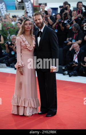 Venise, Italie. 31 août 2024. VENISE, ITALIE - AOÛT 31 : Irene Forti et Alessandro Borghi assistent au tapis rouge 'Battlefield' (Campo Di Battaglia) lors du 81e Festival international du film de Venise le 31 août 2024 à Venise, Italie Cap/KA © Kristina Afanasyeva/Capital Pictures Credit : Capital Pictures/Alamy Live News Banque D'Images