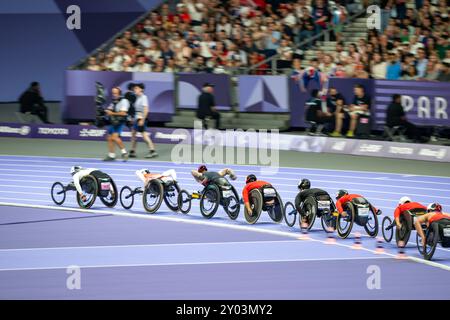 Paris, France. 31 août 2024. Les athlètes concourent lors de la finale masculine du 5000m T54 de para athlétisme aux Jeux paralympiques de Paris 2024 à Paris, France, le 31 août 2024. Crédit : Huang Wei/Xinhua/Alamy Live News Banque D'Images