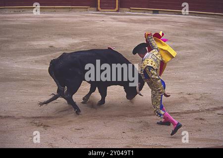 Torero BEI Stierkampf in der Arena von Riobamba, Ekuador, Suedamerika | Matador at Bullfight, Riobamba, Équateur, Amérique du Sud Banque D'Images