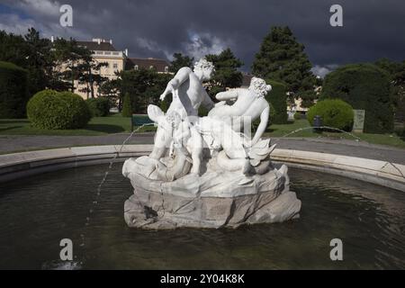 Fontaine Triton et Naiad à Vienne, Autriche, Maria Theresien Platz, vers 1890, Europe Banque D'Images