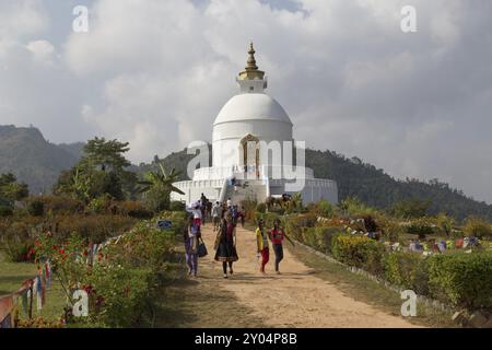 Photographie de la Pagode de la paix mondiale à Pokhara, Népal, Asie Banque D'Images