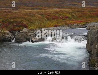 Hvannadalsa est une rivière où vous pouvez pêcher le saumon dans le nord-ouest de l'Islande. Hvannadalsa est une rivière à saumon à trois tiges, située sur la côte ouest Banque D'Images