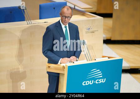 Festakt 75 Jahre CDU/CSU Bundestagsfraktion Friedrich Merz BEI seiner Rede beim Festakt zu 75 Jahre CDU/CSU Bundestagsfraktion im Bonner Plenarsaal, Bonn, 01.09.2024 Bonn Nordrhein-Westfalen Deutschland *** cérémonie des 75 ans du groupe parlementaire CDU CSU Friedrich Merz lors de son discours lors de la cérémonie marquant les 75 ans du groupe parlementaire CDU CSU Bonn, Bonn, 2024, Allemagne, Allemagne Banque D'Images