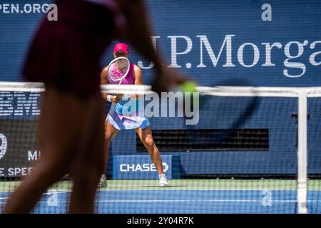 IgA Swiatek (POL) participe à la première ronde de l'US Open Tennis 2024. Banque D'Images