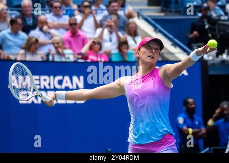 IgA Swiatek (POL) participe à la première ronde de l'US Open Tennis 2024. Banque D'Images