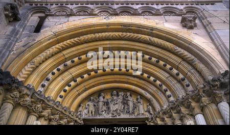 Hommage à Marie, mère de Dieu, tympan, Marienpforte, Marienpforte, Marienportall, Cathédrale Saint-Pierre et Saint-Georges de Bamberg, Bamberg, Haut-Franco Banque D'Images