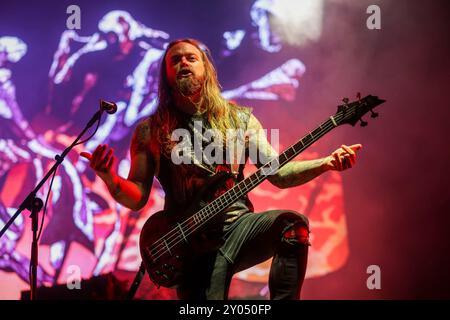 Igor Cavalera, Jr. du groupe de heavy metal américain Soufly, se produit sur scène le 2ème jour du festival de musique Vilar de Mouros qui se tient du 21 au 24 août 2024 dans le nord du Portugal. Banque D'Images