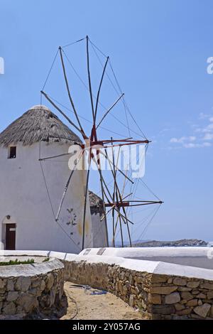 Les moulins à vent, le point de repère de Mykonos, Cyclades, Grèce, Europe Banque D'Images