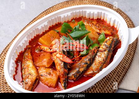 Cuisine coréenne, plats d'accompagnement, poisson, poisson grillé, cuit à la vapeur, saury, maquereau, japchae, codari, jeon, porc sauté, yukgaejang, ragoût de pâte de soja, kimchi Banque D'Images