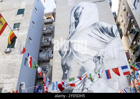 Italie, Golfe de Naples. Naples, Quartieri Spagnoli, quartier espagnol. Peinture murale, Iside . Par Francisco Bosoletti, Quartieri Spagnoli, Spanish V, Napl Banque D'Images