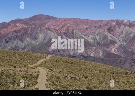 Montagne de quatorze couleurs, Quebrada de Humahuaca, dans le nord-ouest de l'Argentine Banque D'Images