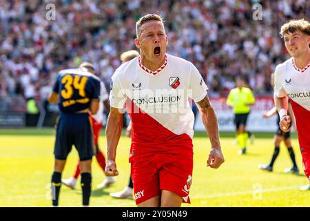 UTRECHT, 01-09-2024, Stadion Galgenwaard, stade du FC Utrecht, Néerlandais Eredivisie saison de football 2024/2025. Utrecht - Twente. Joueur d'Utrecht Jens Toornstra célébrant pendant le jeu Utrecht - Twente. Banque D'Images