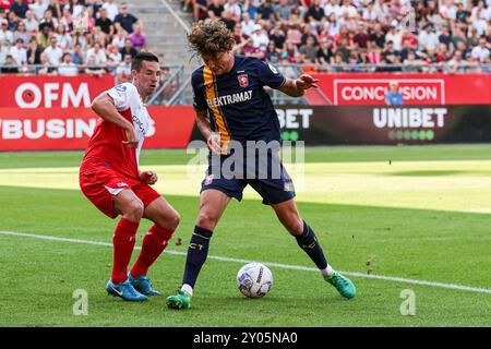 UTRECHT, PAYS-BAS - 1er SEPTEMBRE : Sam Lammers du FC Twente au milieu de la boîte lors du match Néerlandais Eredivisie entre le FC Utrecht et le FC Twente au Stadion Galgenwaard le 1er septembre 2024 à Utrecht, pays-Bas. (Photo de Ben Gal/Orange Pictures) Banque D'Images