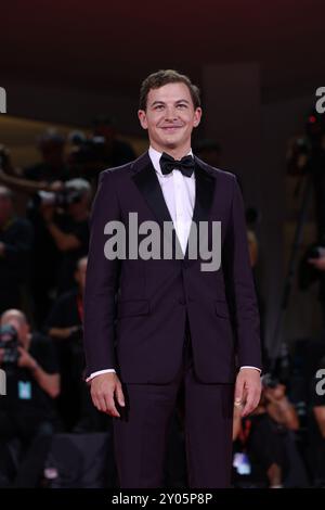 Venise, Italie. 31 août 2024. L'acteur Tye Sheridan pose pour une photo sur le tapis rouge du film 'L'ordre' lors du 81e Festival du film de Venise à Venise, Italie, le 31 août 2024. Crédit : Li Jing/Xinhua/Alamy Live News Banque D'Images