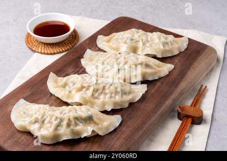 Nourriture coréenne, nouilles froides, nouilles froides, boulettes de roi faites à la main, boulettes, boulettes cuites à la vapeur, hot pot de bœuf bulgogi, bœuf, hot pot, king galgitang, g Banque D'Images