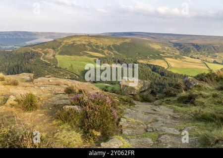 Cleveland Way entre banque en argile et Wainstones, North York Moors, shérif devient près de North Yorkshire, UK Banque D'Images