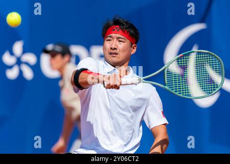 Paris, France. 01 Sep, 2024. PARIS, FRANCE - 1er SEPTEMBRE : Zhenxu Ji de la République populaire de Chine en compétition dans le deuxième tour en simple masculin lors de la quatrième journée des Jeux paralympiques d'été de Tennis en fauteuil roulant - Paris 2024 à Roland Garros le 1er septembre 2024 à Paris, France. (Photo de Joris Verwijst/Agence BSR) crédit : Agence BSR/Alamy Live News Banque D'Images