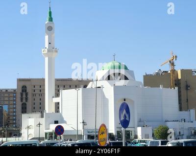 Médine, Arabie Saoudite, juin 27 2024 : la mosquée Masjid Bilal ibn Rabah, située à environ 500 mètres au sud de Masjid Nabawi, la mosquée prophète à Madinah, nom Banque D'Images