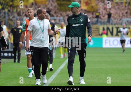 31.08.2024, wohninvest Weserstadion, Brême, GER, 1.FBL SV Werder Brême v. Borussia Dortmund im Bild/Picture shows Halbzeitpause. 0:0 Co-Trainer Tom Cichon (Werder Brême) und Trainer Ole Werner (Werder Brême) Foto © nordphoto GmbH/Tauchnitz LA RÉGLEMENTATION DFB INTERDIT TOUTE UTILISATION DE PHOTOGRAPHIES COMME SÉQUENCES D'IMAGES ET/OU QUASI-VIDÉO. Banque D'Images