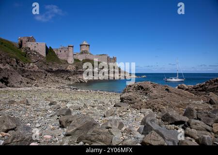 Vue sur le fort de la SLAT sur la péninsule du Cap Frehel en Bretagne Banque D'Images