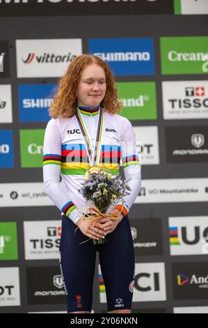 PAL Arinsal, Andorre : 1 septembre 2024 : Puck Pieterse de Nederland sur le podium aux Championnats du monde de VTT femmes Andorre 2024 on Banque D'Images