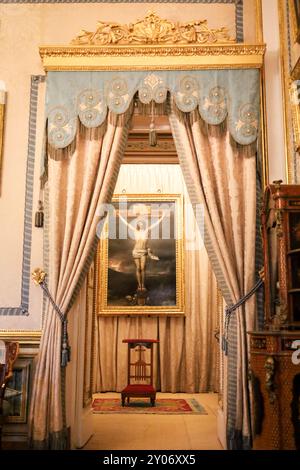 Aranjuez, Madrid, Espagne- 16 août 2024 : autel au Palais Royal d'Aranjuez Banque D'Images