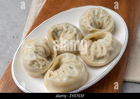 Nourriture coréenne, Pyongyang, boulettes, nouilles froides de sarrasin, bim, Kaesong, feu de charbon de bois, grillé, épicé, porc, et des boulettes royales Banque D'Images