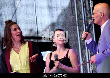 Madita van Hülsen, Evanna Lynch und Peter Tschentscher beim 'Back to Poudlard' Fan-Event am Großmarkt. Hambourg, 01.09.2024 Banque D'Images