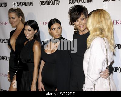 Khloe Kardashian, Kourtney Kardashian, Kim Kardashian, Kris Jenner et Kylie Jenner à l'occasion du 50th anniversaire du magazine Cosmopolitan qui s'est tenu à l'Ysabel Banque D'Images