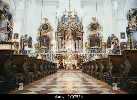 Église baroque historique en Autriche, ornements dorés Banque D'Images