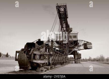 Une vieille pelle à charbon dans la mine à ciel ouvert Ferropolis désaffectée Banque D'Images