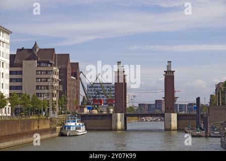 Pont Swan Gate Duisburg Banque D'Images