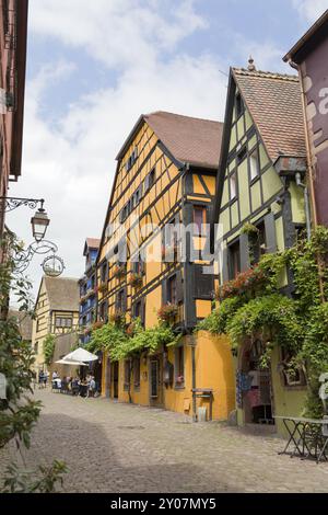 Petite ruelle de Ribeauville, vieille ville, Alsace, France, Europe Banque D'Images