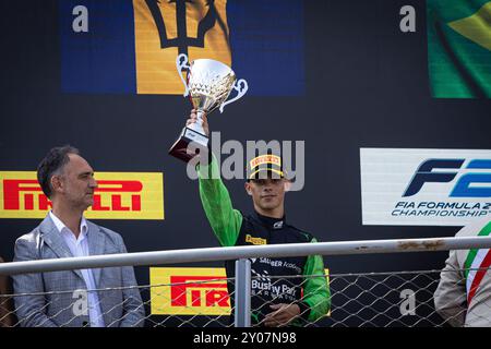 Monza, Italie. 01 Sep, 2024. Malony Zane (bar), Rodin Motorsport, Dallara F2 2024, portrait, podium lors de la 11ème manche du Championnat FIA de formule 2 2024 du 30 août au 1er septembre 2024 sur l'Autodromo Nazionale Monza, à Monza, Italie - photo Sebastian Rozendaal/Agence photo néerlandaise/DPPI crédit : DPPI Media/Alamy Live News Banque D'Images