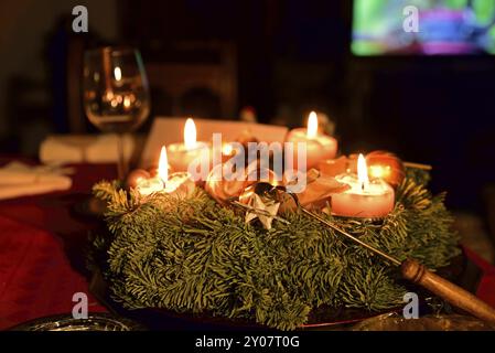 Europe, Allemagne, Noël, quatrième Avent, couronne de l'Avent avec quatre bougies allumées, Hambourg, Hambourg, République fédérale d'Allemagne, Europe Banque D'Images