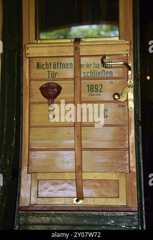 Europe, Allemagne, Aumuehle, Holstein, Duché de Lauenburg, région métropolitaine de Hambourg, Aumuehle Engine hangar Museum Railway, autocar à partir de 1892, Banque D'Images