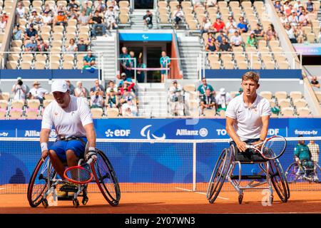 Paris, France. 01 Sep, 2024. PARIS, FRANCE - 1er SEPTEMBRE : Niels Vink, des pays-Bas, et Sam Schroder, des pays-Bas, en compétition dans la demi-finale des Quad doubles lors du jour 4 des Jeux paralympiques d'été de Tennis en fauteuil roulant - Paris 2024 à Roland Garros le 1er septembre 2024 à Paris, France. (Photo de Joris Verwijst/Agence BSR) crédit : Agence BSR/Alamy Live News Banque D'Images