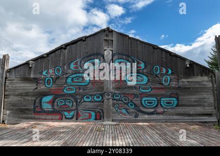Alaska, Haines. Noow a frappé Tribal House, la dernière structure traditionnelle Tlingit restante construite dans la vallée de Chilkat. Banque D'Images
