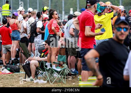 Monza, Italie. 1er septembre 2024. Spectateurs, Grand Prix de F1 d'Italie à l'Autodromo Nazionale Monza le 1er septembre 2024 à Monza, Italie. (Photo de HOCH Zwei) crédit : dpa/Alamy Live News Banque D'Images