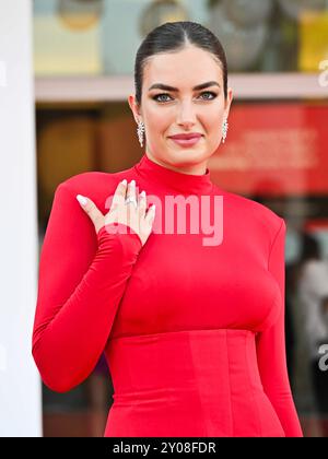 Venise, 81e Festival du film de Venise 2024 - Sixième soirée. Tapis rouge du film 'je suis toujours là' (Ainda Estou Aqui). Sur la photo Nilufar Addati Credit : Independent photo Agency Srl/Alamy Live News Banque D'Images