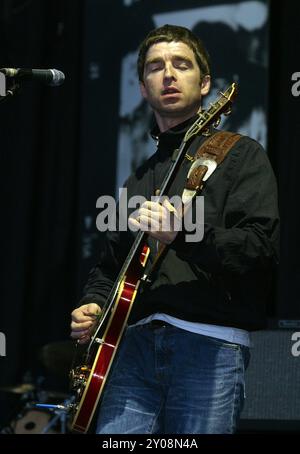 Oasis en concert au Finsbury Park, Londres 6 juillet 2002. Banque D'Images