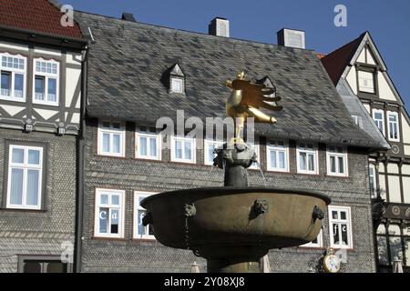 Fontaine du marché avec aigle à Goslar Banque D'Images