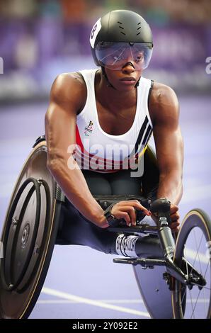 Paris, France. 01 Sep, 2024. La belge Lea Bayekula photographiée avant la finale du 800m dans la catégorie féminine T54 de la compétition d'athlétisme, le jour 5 des Jeux paralympiques d'été 2024 à Paris, France, le dimanche 1er septembre 2024. Les 17èmes Jeux Paralympiques se déroulent du 28 août au 8 septembre 2024 à Paris. BELGA PHOTO VIRGINIE LEFOUR crédit : Belga News Agency/Alamy Live News Banque D'Images